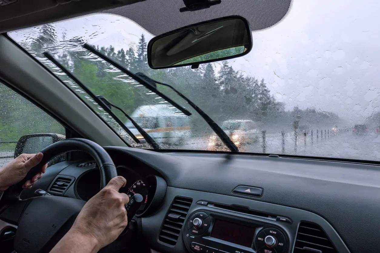 dirigir na chuva